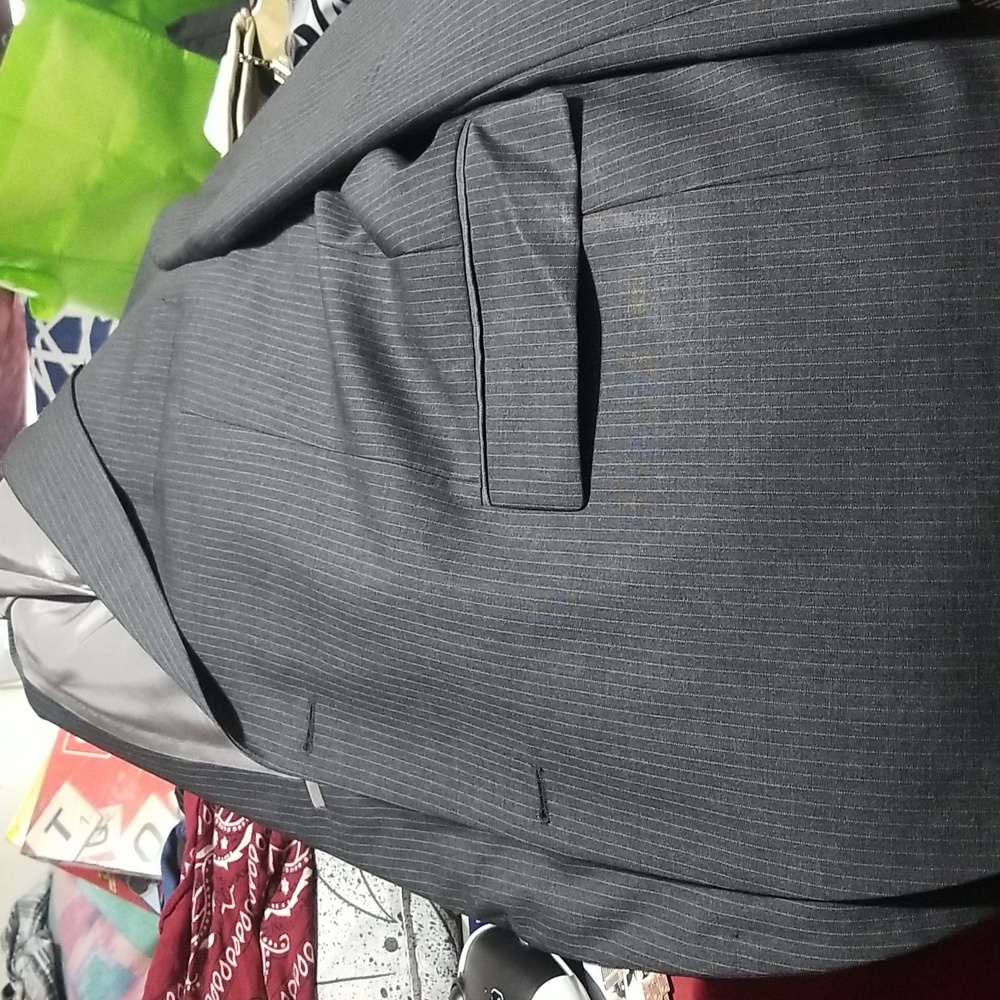 ☆☆ HUGO BOSS☆☆  Sports Coat Gray w/ Wht Pinstripes Sharp 2 Wool Men’s 46